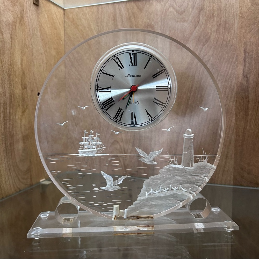 Mornsun • Lucite Mantel or Desk Clock